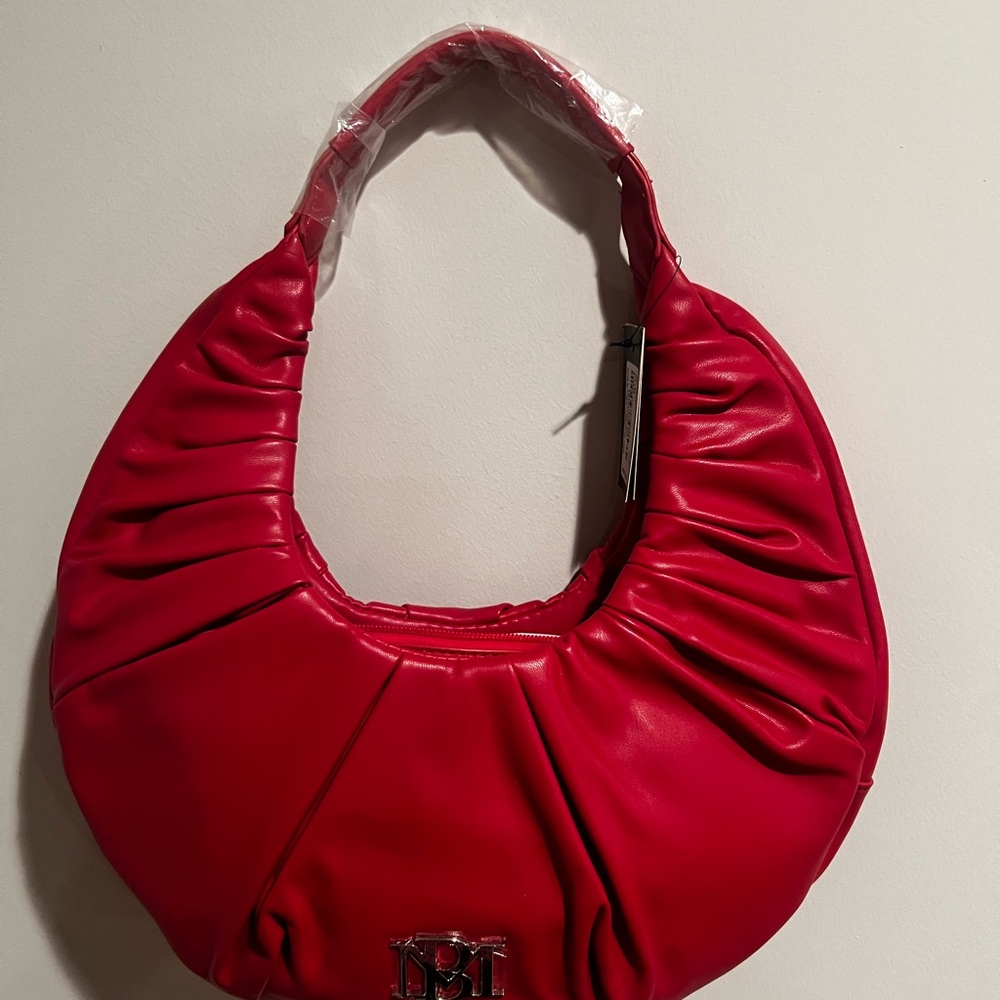 Badgley Mischka RED PLEATS SHOULDER BAG (Host pick)🥳🥳🥳